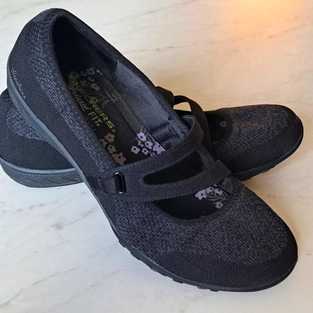 Skechers 9.5 Women's Black Mary Jane Shoes Relaxed Fit Memory Foam